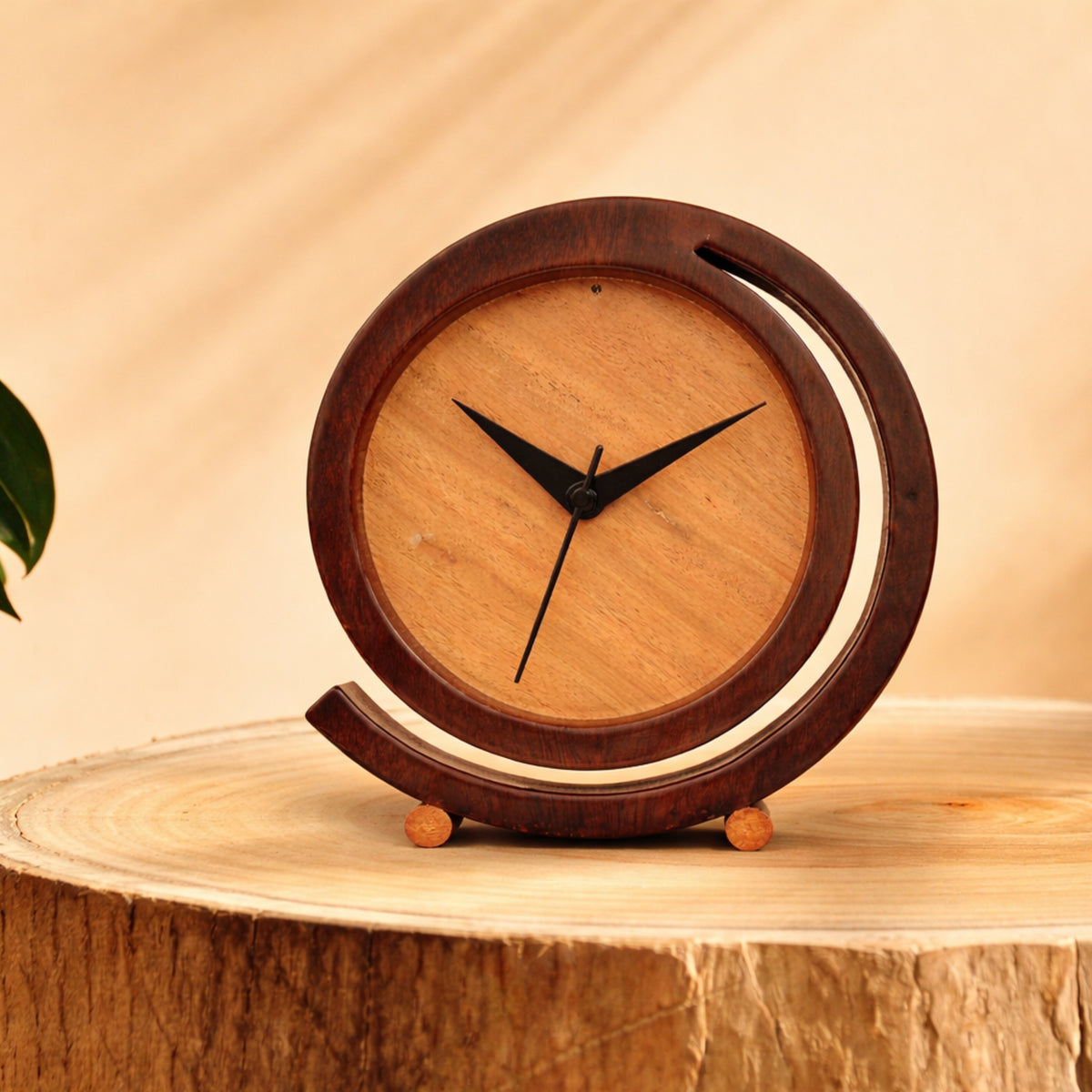 Rova Table Clock